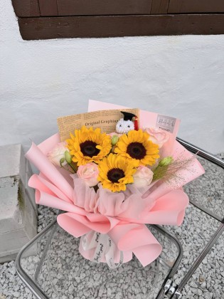 sunflower”さま　三日月型かんざし〈Bouquet・向日葵・盛り〉 sunflower”さま 三日月型かんざし〈Bouquet・向日葵・盛り〉 JY
