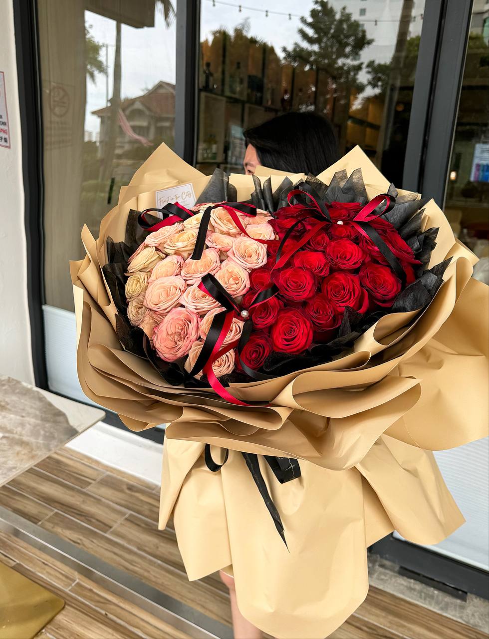 FITC Love Shaped 52 Fresh Red & Cappuccino Mixed Bouquet | Green