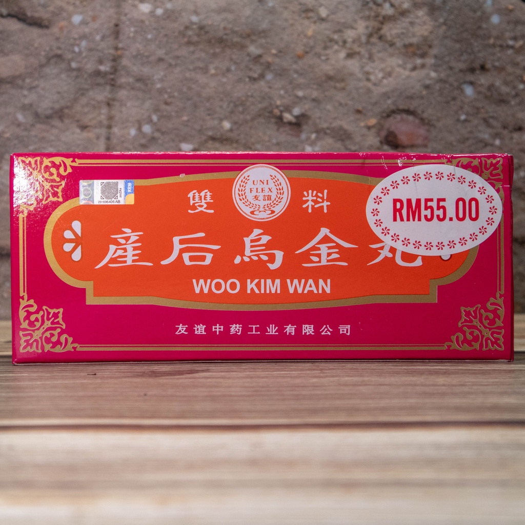 Dadam porno film korayotgan qizini sikadi