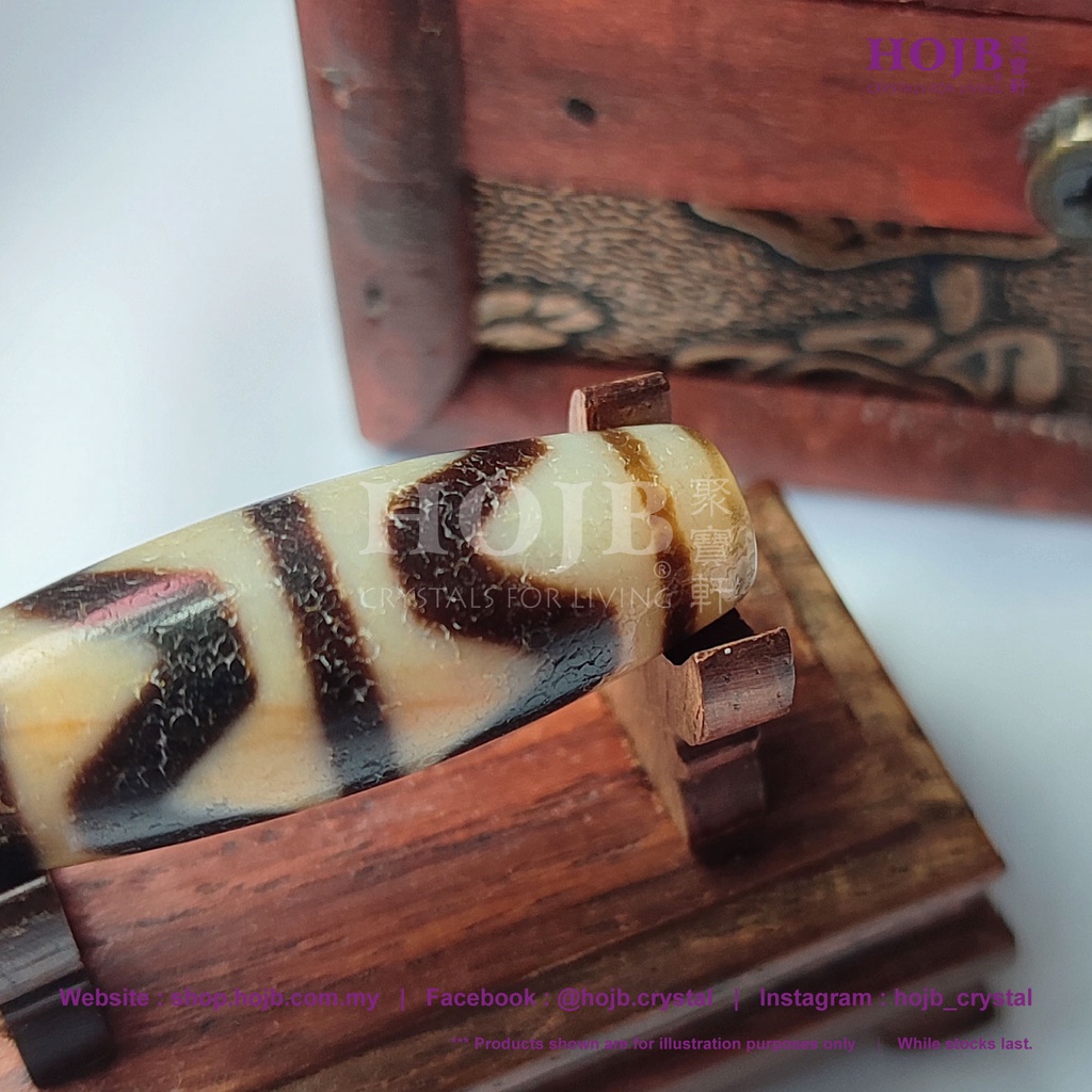 HOJB Tibetan Precious Antiquity Cinnabar Old Pure DZI Four-Line