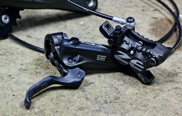 Shimano Zee BR-M640 Disc Brake 4-ceramic piston caliper