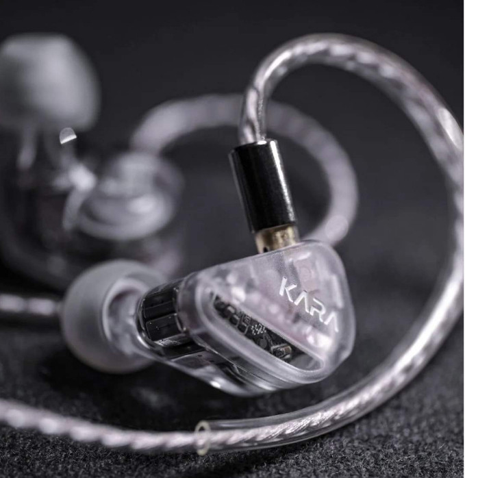 TANCHJIM KARA 1DD +4BAハイブリッドイヤホン　＋おまけ オーディオ機器 TANCHJIM KARA 1DD +4BAハイブリッドイヤホン ＋おまけ