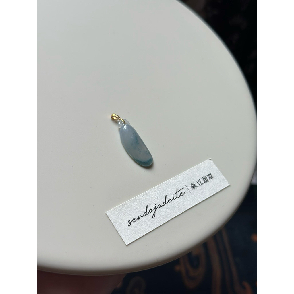 缅甸天然A货翡翠】18K金翡翠冰胶飘蓝花福瓜吊坠18K Gold Natural Icy